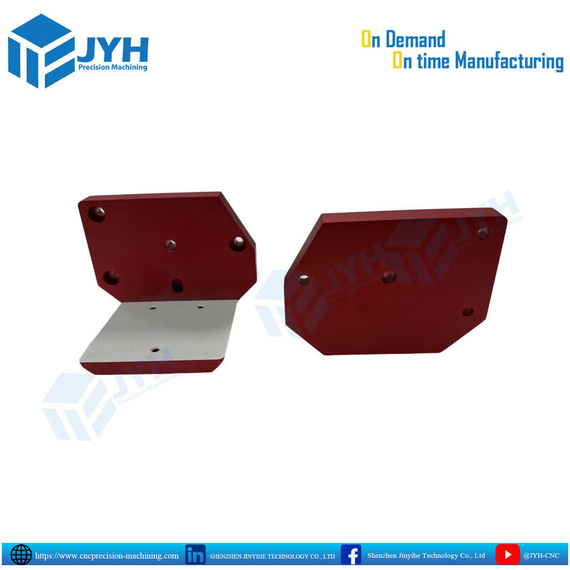Partes de aluminio anodizado rojo de precisión mecanizada por CNC con zonas parcialmente desanodizadas y resistencia a la corrosión